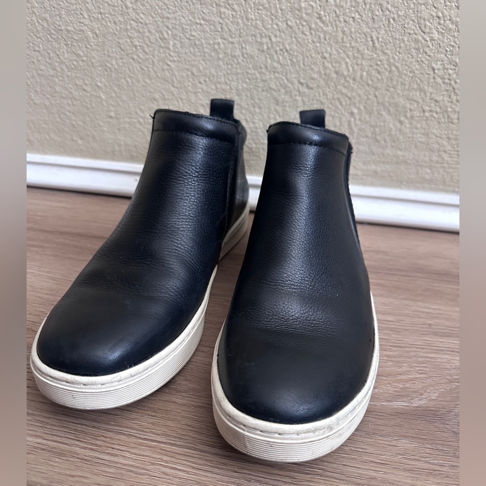 Sofft Black Leather Ankle Boot Sneakers